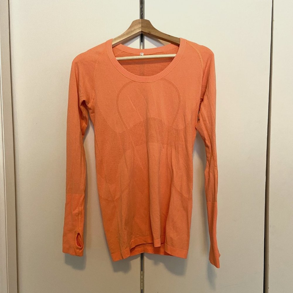 Lululemon Women's Slim Fit Long Sleeve Yoga Top
